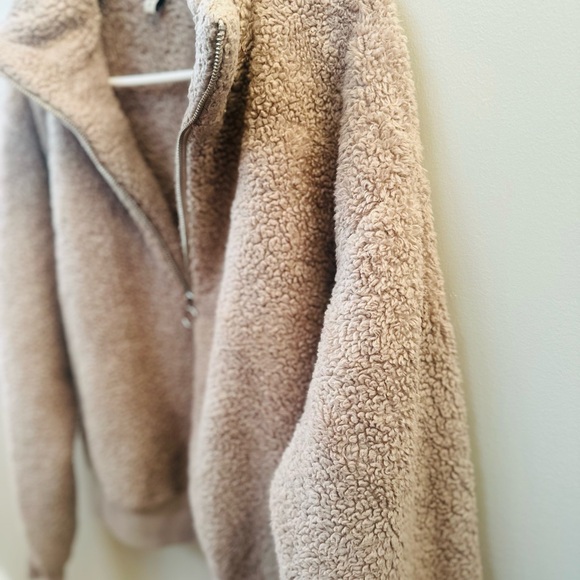 Express-One Eleven Oversized Sherpa, size small - Picture 6 of 6